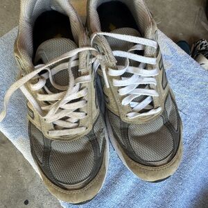 Men's New Balance 990 Gray Athletic Shoes